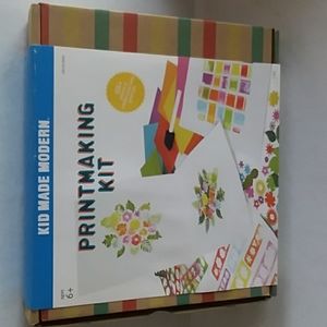 NWOT Arts and Crafts Kit